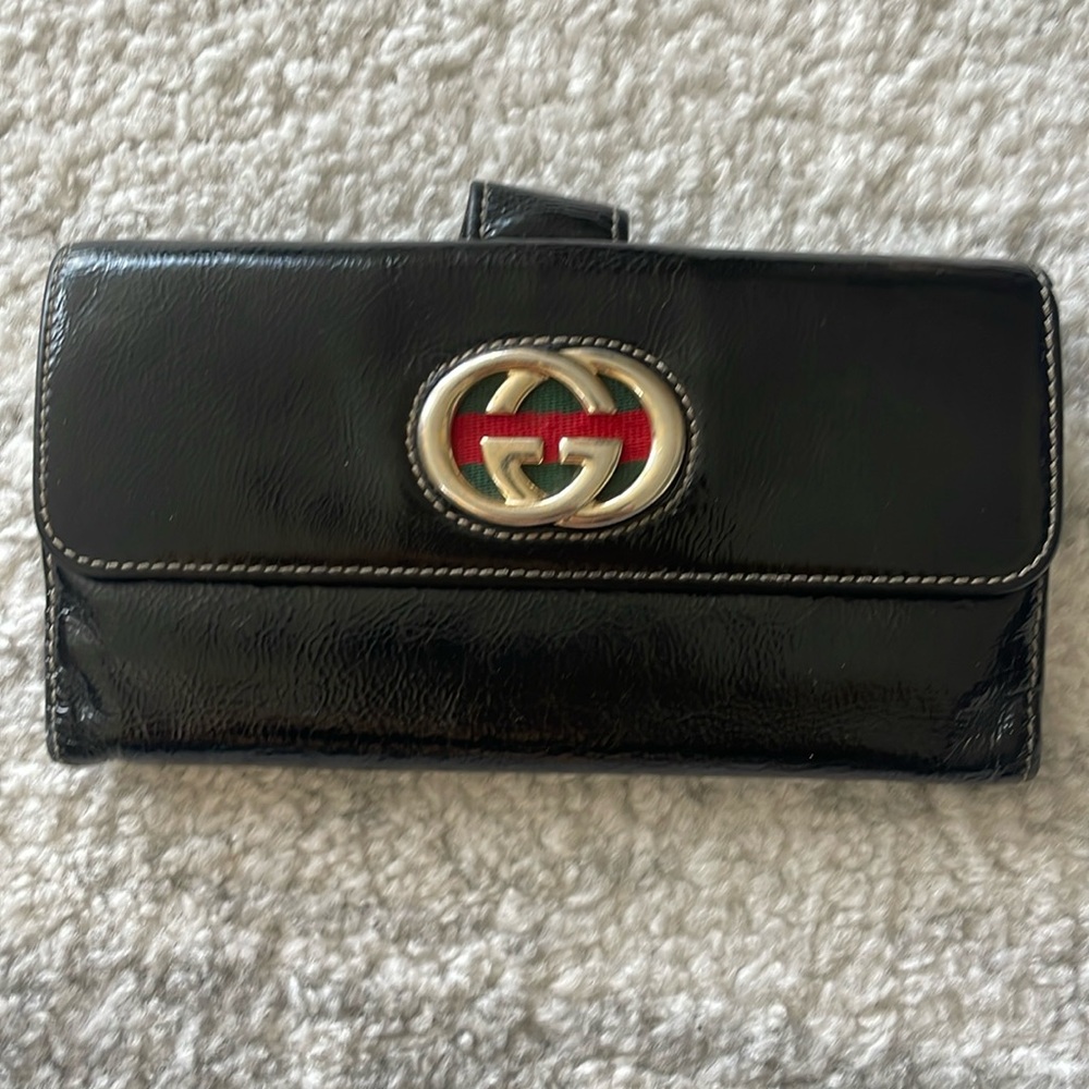 GUCCI Leather Britt Continental Wallet in Black patent leather